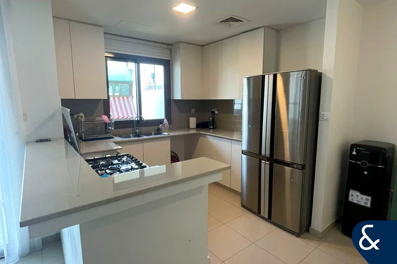 Single Row | Next to Park & Courts | Spacious63736617614082112