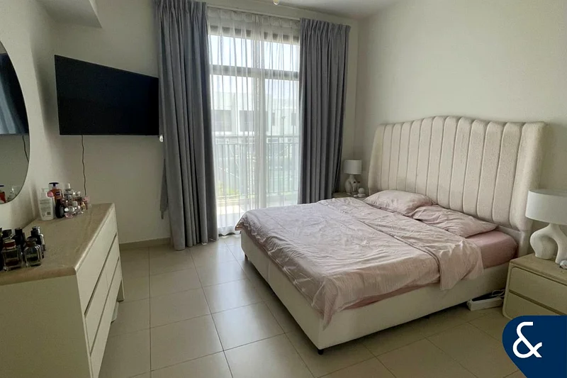 Single Row | Next to Park & Courts | Spacious63736617614082113