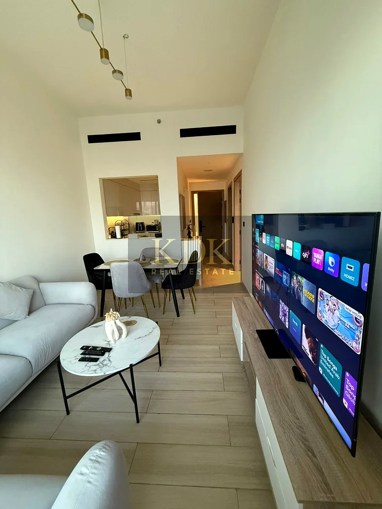 شقة مفروشة بالكامل من غرفة نوم واحدة في موقع متميز بـ JVC63779401082369112