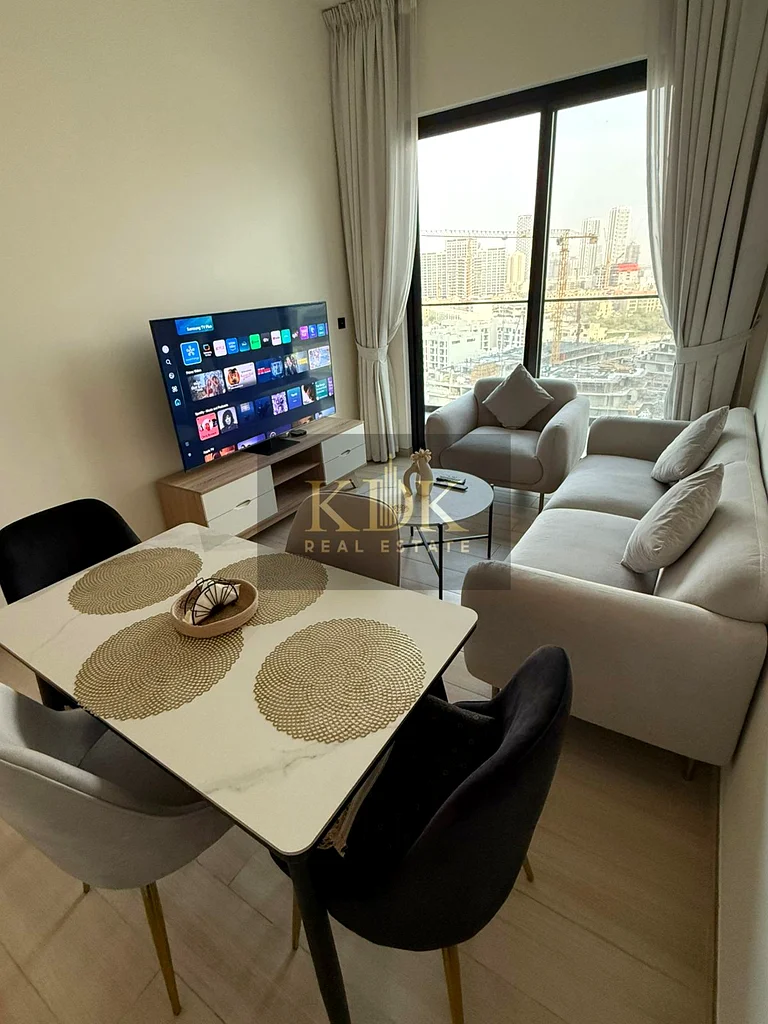 شقة مفروشة بالكامل من غرفة نوم واحدة في موقع متميز بـ JVC63779401082369110