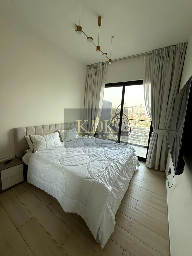 شقة مفروشة بالكامل من غرفة نوم واحدة في موقع متميز بـ JVC63779401082369111
