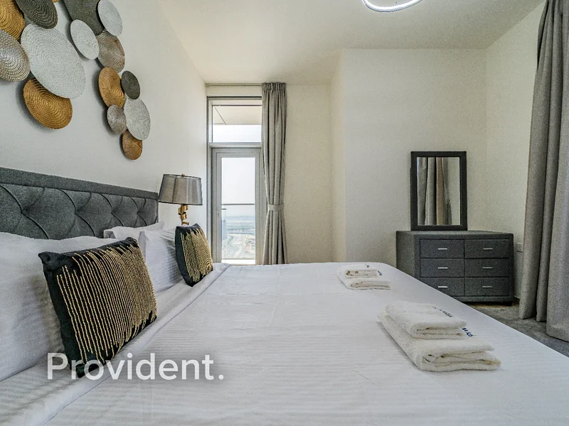 Large Corner Unit | Canal View | Prime Location63794787061633114