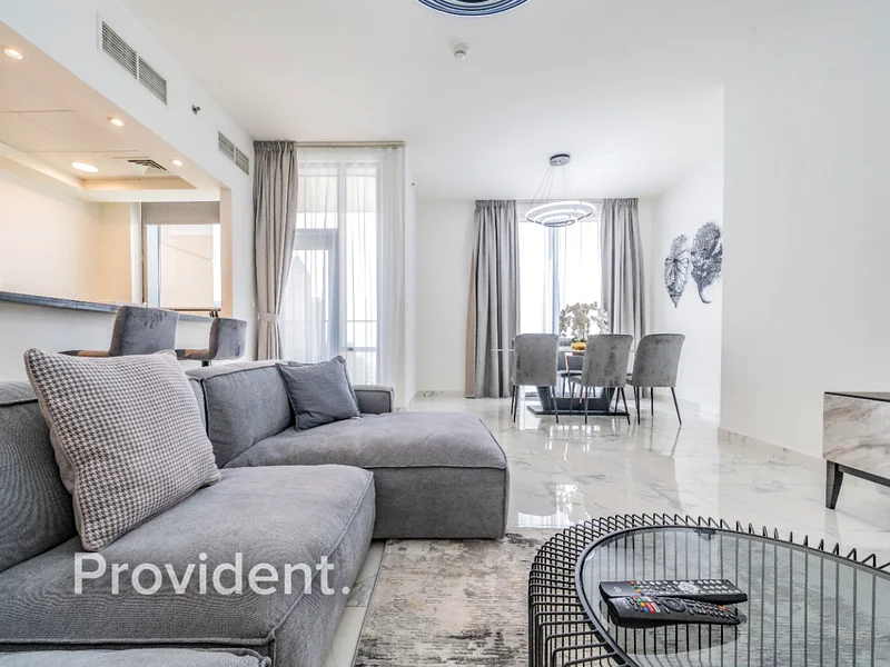 Large Corner Unit | Canal View | Prime Location63794787061633113