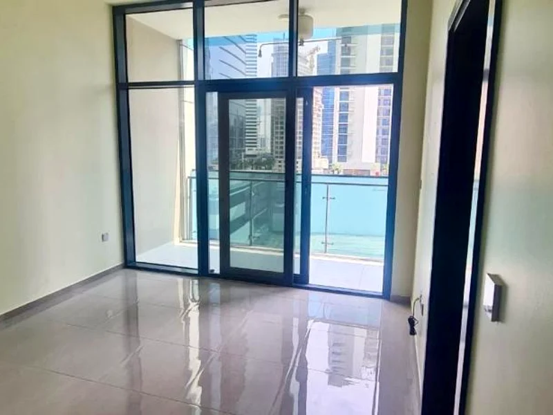 Canal Views | Nearby Metro | Prime Spot | Vacant63791445174019111