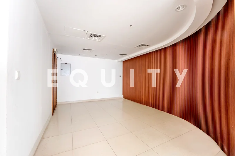 2 Parking Spaces | DED License | Vacant Now63815336876803110