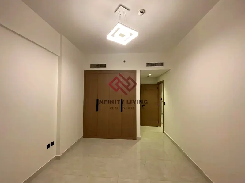شقة بغرفة نوم واحدة مشرقة + غرفة خادمة | شرفتان | معيشة مريحة63778781816195113