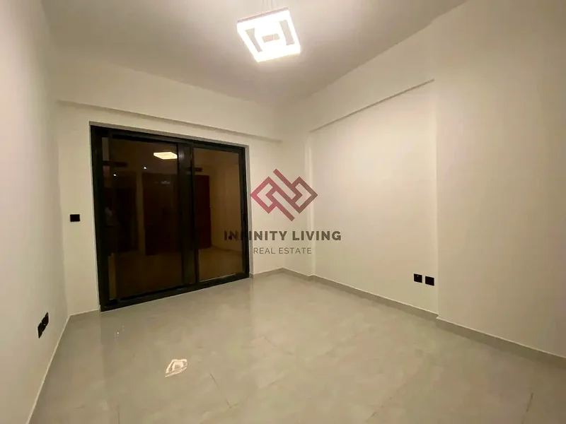 شقة بغرفة نوم واحدة مشرقة + غرفة خادمة | شرفتان | معيشة مريحة63778781816195112