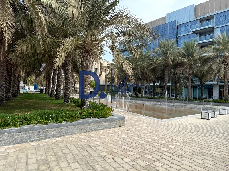 صالة عرض واسعة في المراسي للإيجار السنوي64061930021763111