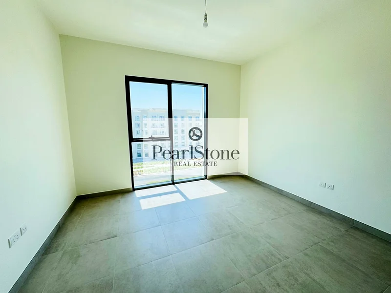 Large Studio | Ready To Move | Community View63736617639042111