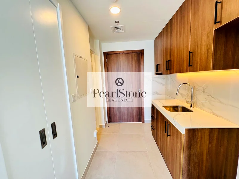 Large Studio | Ready To Move | Community View63736617639042112
