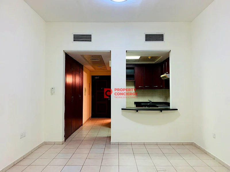 Spacious Studio | 2 Mins To Metro | With Balcony63730699336193110