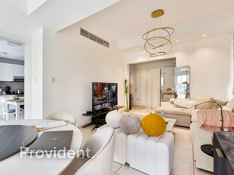 Renovated | Corner Unit | Vacant63728925664642111