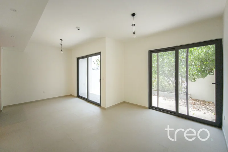 Prime Location | Back to Back | Modern63733234539778111