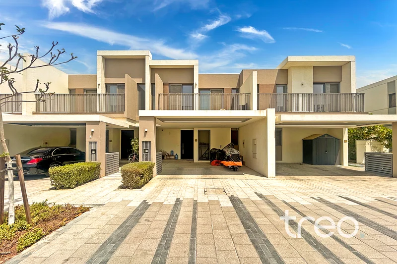 Prime Location | Back to Back | Modern63733234539778110
