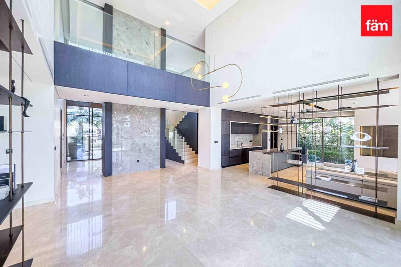 Tenanted | Office|Private Pool | Upgraded64042905612802113