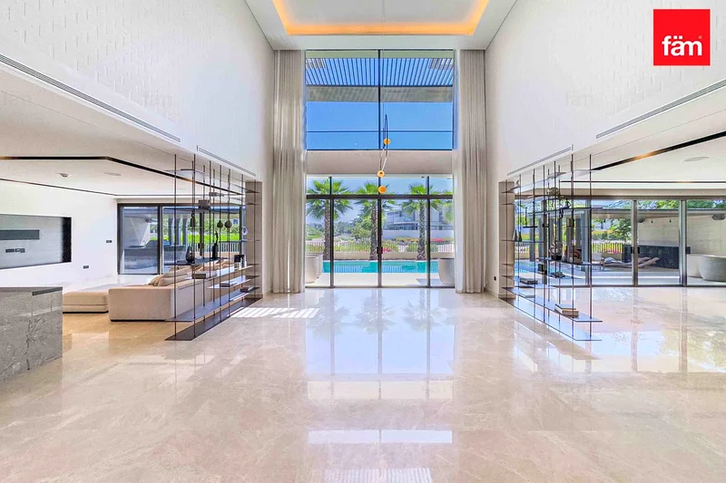 Tenanted | Office|Private Pool | Upgraded64042905612802114