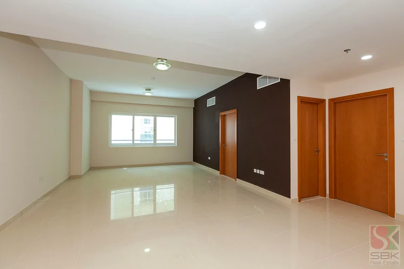 مباشرة من SBK، شقة بغرفتي نوم ومطبخ مغلق بدون رسوم التبريد للعائلات فقط63743789381633111
