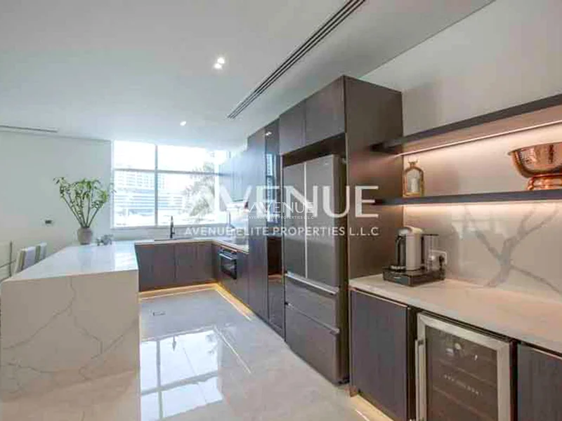 Vacant | Modern upgrades | Full Marina view63774025436162112