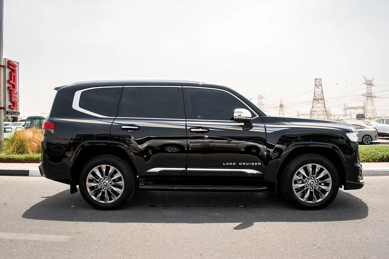 2024 - TOYOTA LAND CRUISER  VX.S - GCC SPECS - ONLY 7,000 KM63699053019905112
