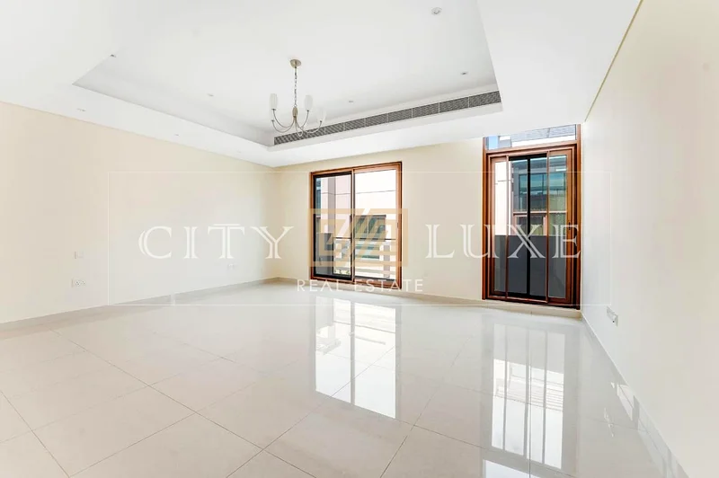 Single Row | Mid Unit | Fully Fitted Kitchen | 4BR63804876132609113