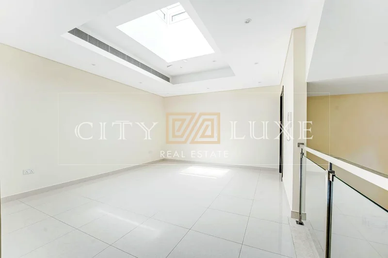 Single Row | Mid Unit | Fully Fitted Kitchen | 4BR63804876132609114