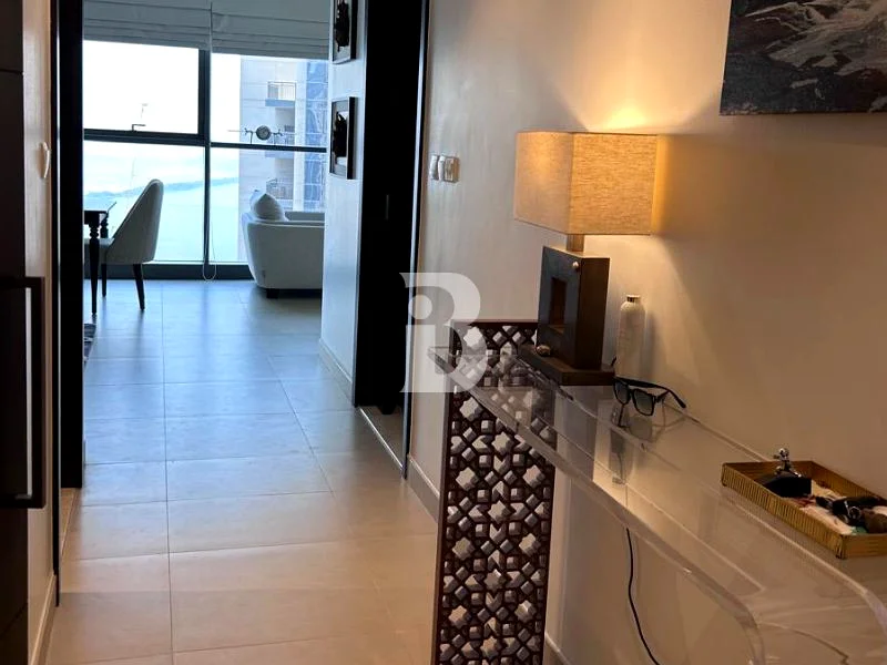 شقة خلابة مع منظر برج خليفة | تطل على الممر المائي | فاخرة63760027510146111