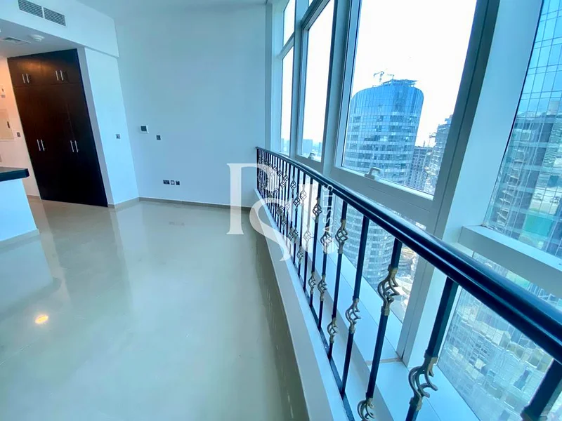 استرداد الإيجار | طابق عالي | موقع متميز63842525818370111
