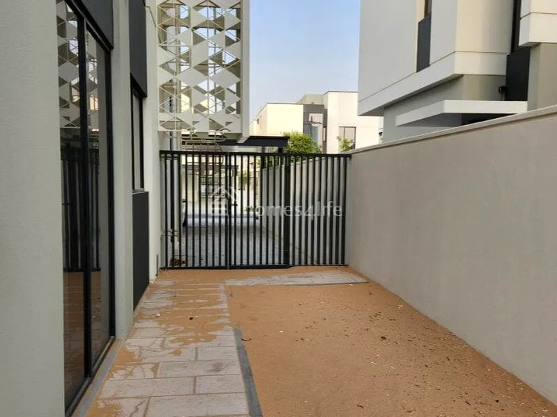 حصري | نوع أ | قريب من وسائل الراحة63763486523137112