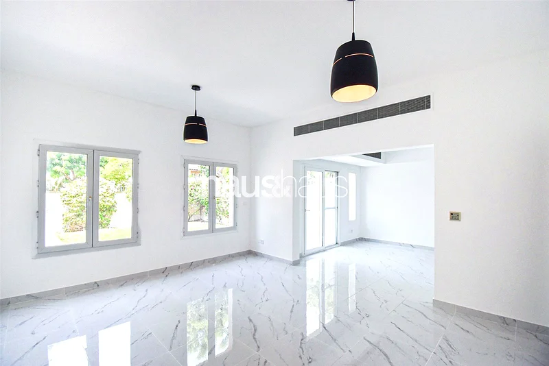 Type CM | Fully Upgraded | Vacant October63809390802819112