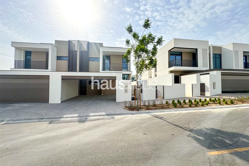 Spacious | Modern Townhouse | Water Views63762410593793110