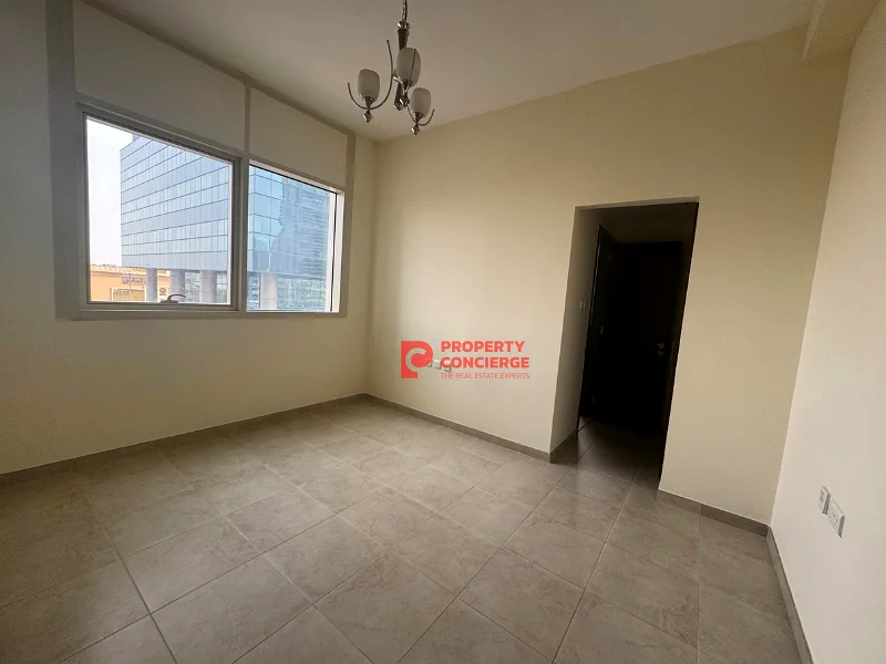 غرفتا نوم + غرفة خادمة | غير مفروشة | شاغرة |63749062049665114
