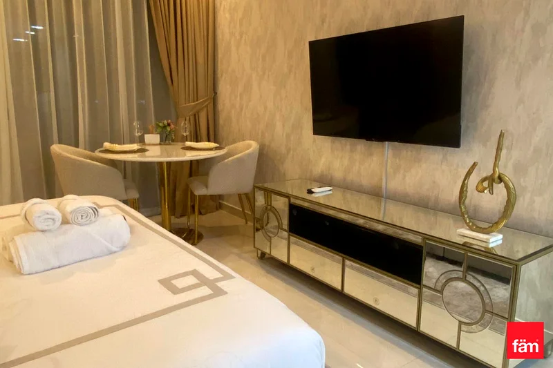 Luxurious studio apt with Burj Khalifa view63790561257217113