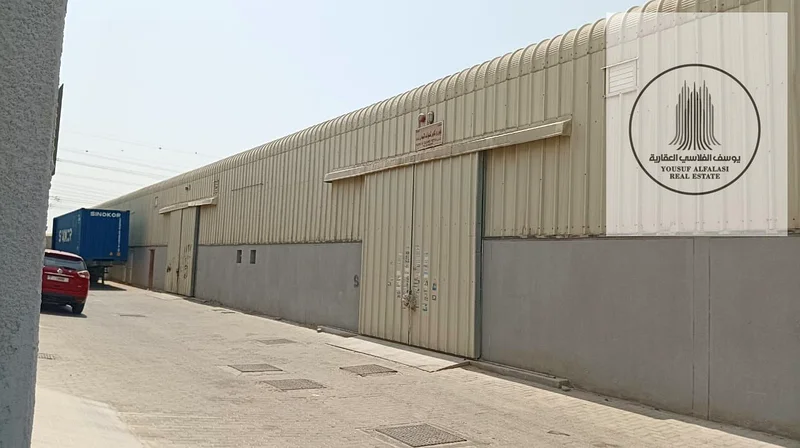 مستودع للإيجار في الشارقة، المنطقة الصناعية 18، مساحة 2700 قدم مربع للتخزين64059325665539110