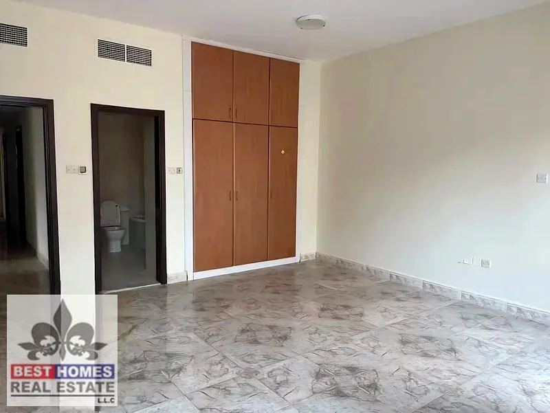 شقة كبيرة بغرفة نوم واحدة للايجار في أبراج النعيمة63723760679683111