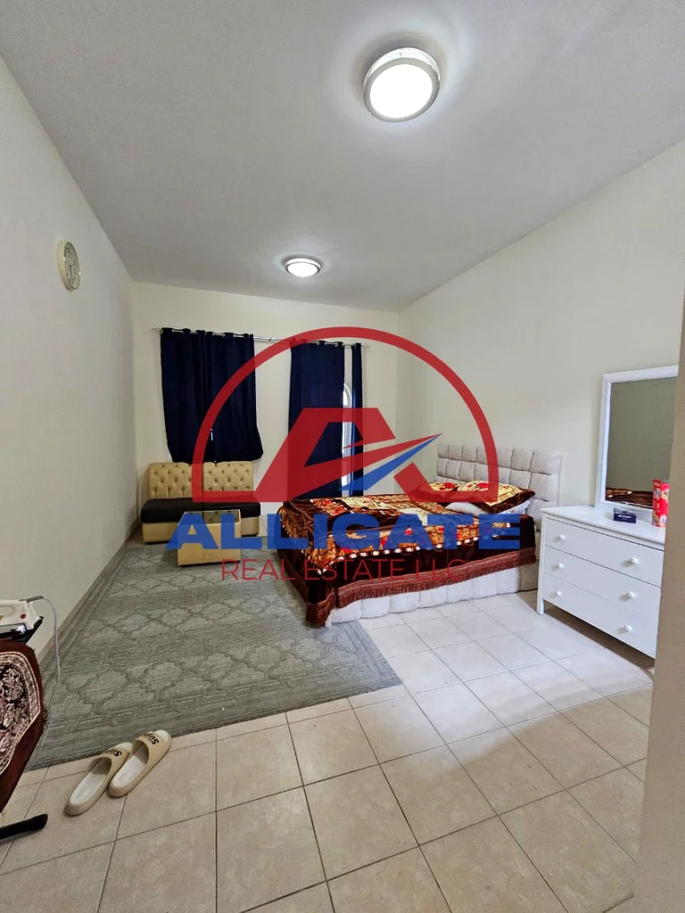 8 Wardrobes well maintained studio for rent.63729499638658111