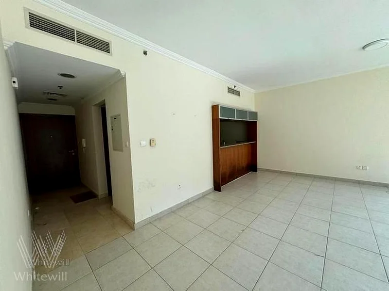 Marina View | Spacious Layout | Vacant63773631604226114