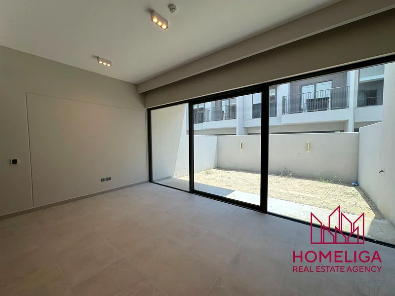 3 غرف نوم + غرفة خادمة |  | موقع متميز | جديد بالكامل63748105612161112