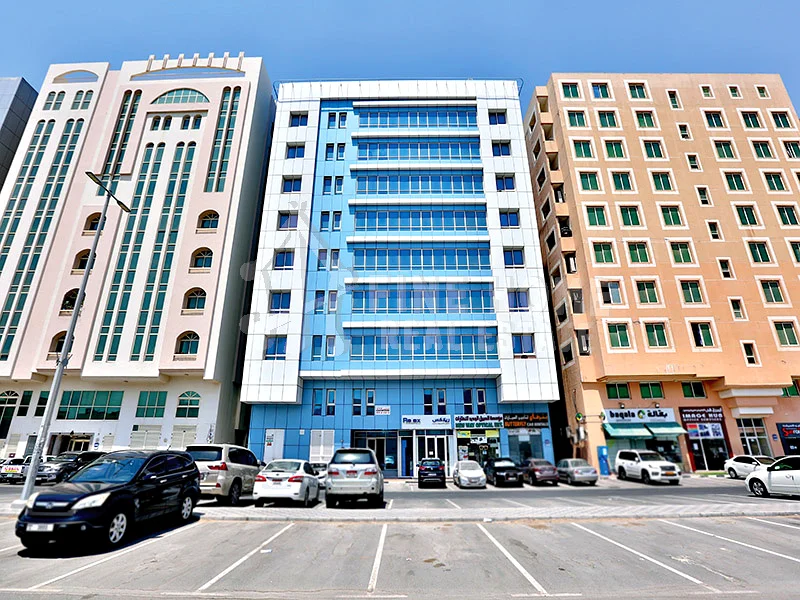 مبنى تجاري للبيع | 7 طوابق | 28 شقة | 4 مكاتب63822517065473112