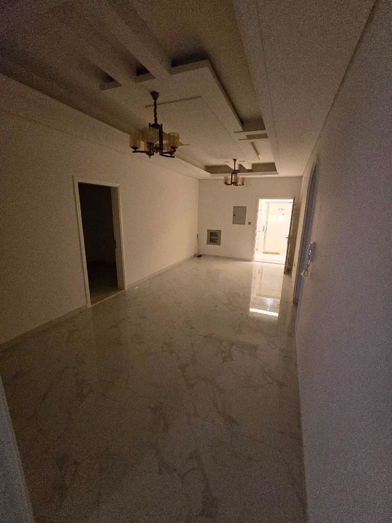غرفتان، صالة مع شرفة، ثلاث حمامات، مسبح، صالة رياضية وحديقة63711958603778114