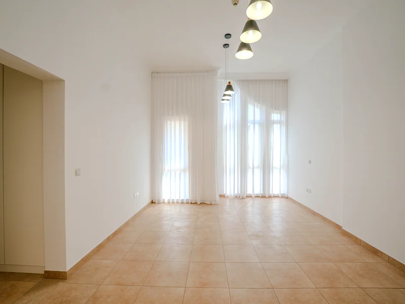 Upgraded Unit | Unfurnished | Ready To Move63735205881345113