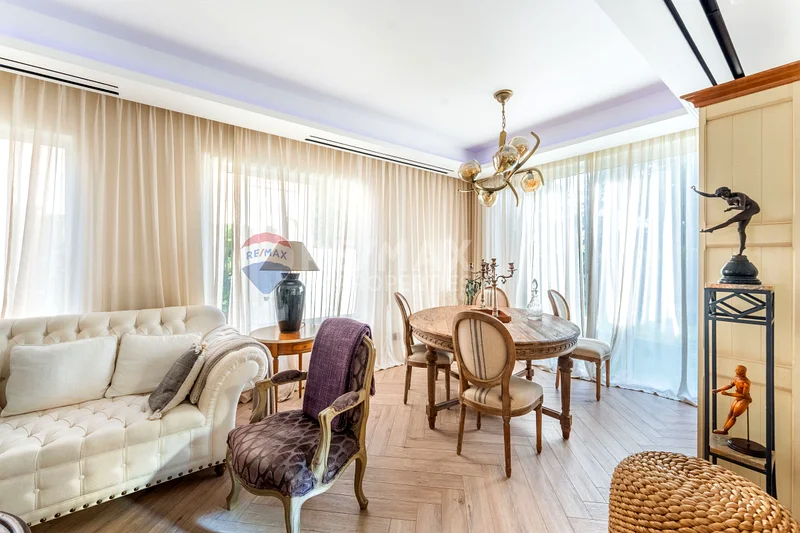 شاغرة | مُعاد تأهيلها بالكامل | أثاث من تصميم مصمم داخلي63922287254018112