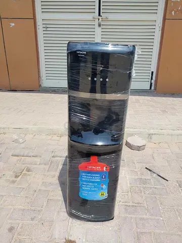 Bottom load water dispenser