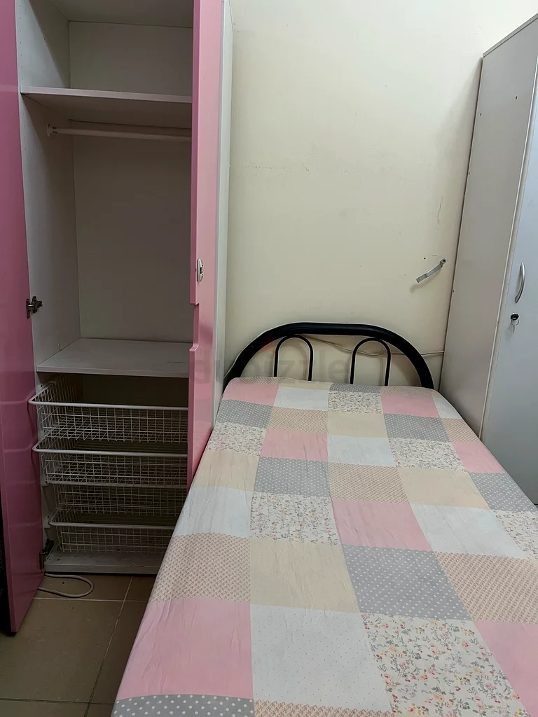 مساحة سرير للسيدات (إناث فقط)64056928871554113