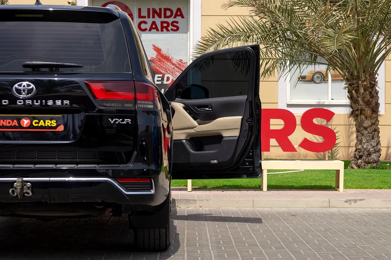 Toyota Land Cruiser VXR 2022 GCC under Warranty | Flexible D.P.63700380074242114