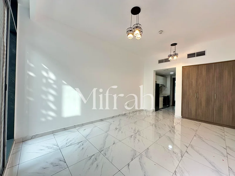 Modern Studio I Serenity Lakes 5 I Prime JVC Location63778351143811110