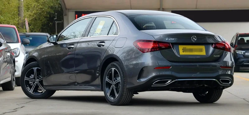 مرسيدس بنز A 200 L مرسيدس بنز A 200 L إصدار الأزياء
$ 30,100
أبرز النقاط63700563820546113