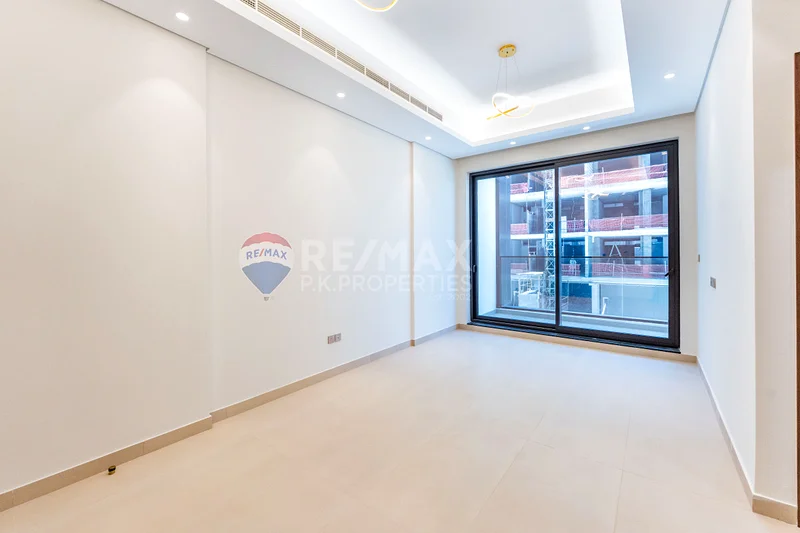 شاغرة | جديدة بالكامل | تشطيبات عصرية | طابق منخفض63728817609219110