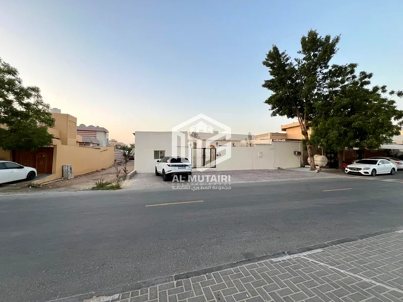 For Sale - Villa in Al Rawda 263878813582594110
