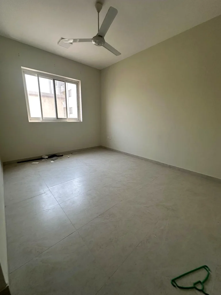 Two rooms, a hall with a hall and three bathrooms63719334916867111