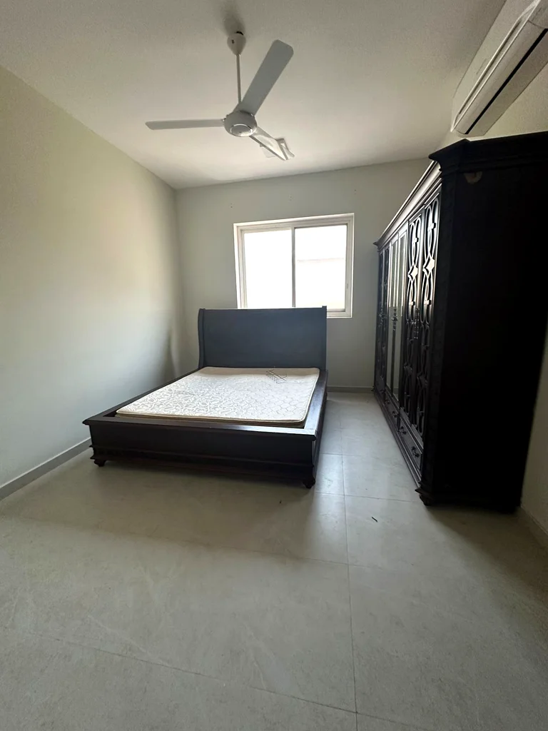 Two rooms, a hall with a hall and three bathrooms63719334916867114